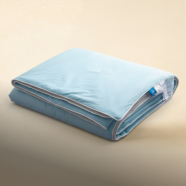 Ice Silk Cooling Comforter – Lightweight Summer Blanket (Twin/King)