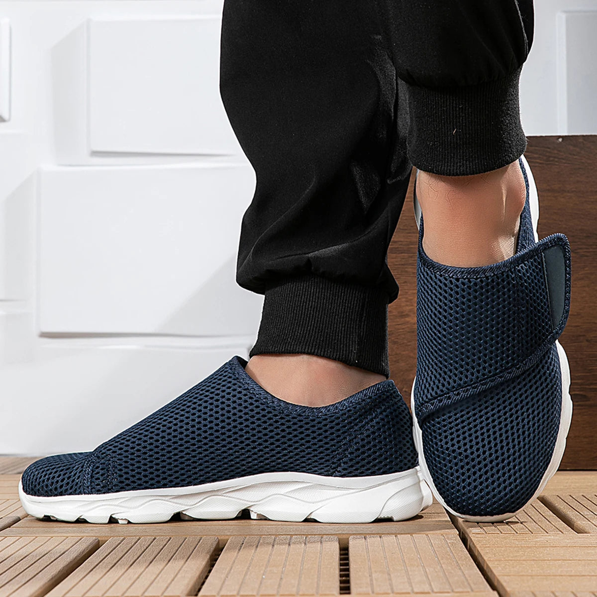 Orthopedic Wide Fit Walking Shoes – Adjustable Support for Everyday Comfort