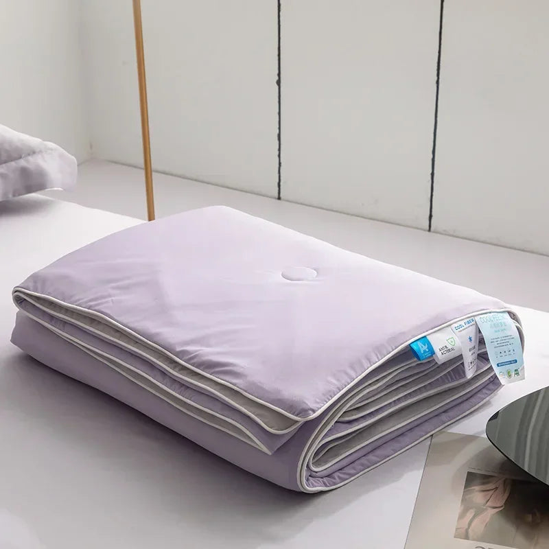 Ice Silk Cooling Comforter – Lightweight Summer Blanket (Twin/King)