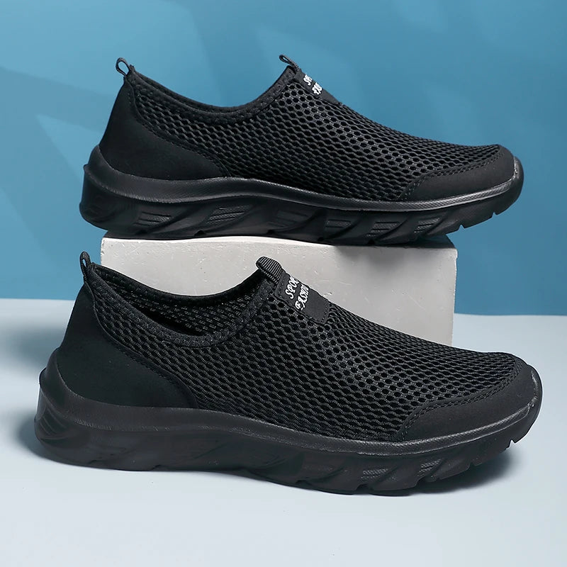 Lightweight Breathable Men’s Casual Shoes – Slip-On Outdoor Walking Sneakers (Size 39–47)