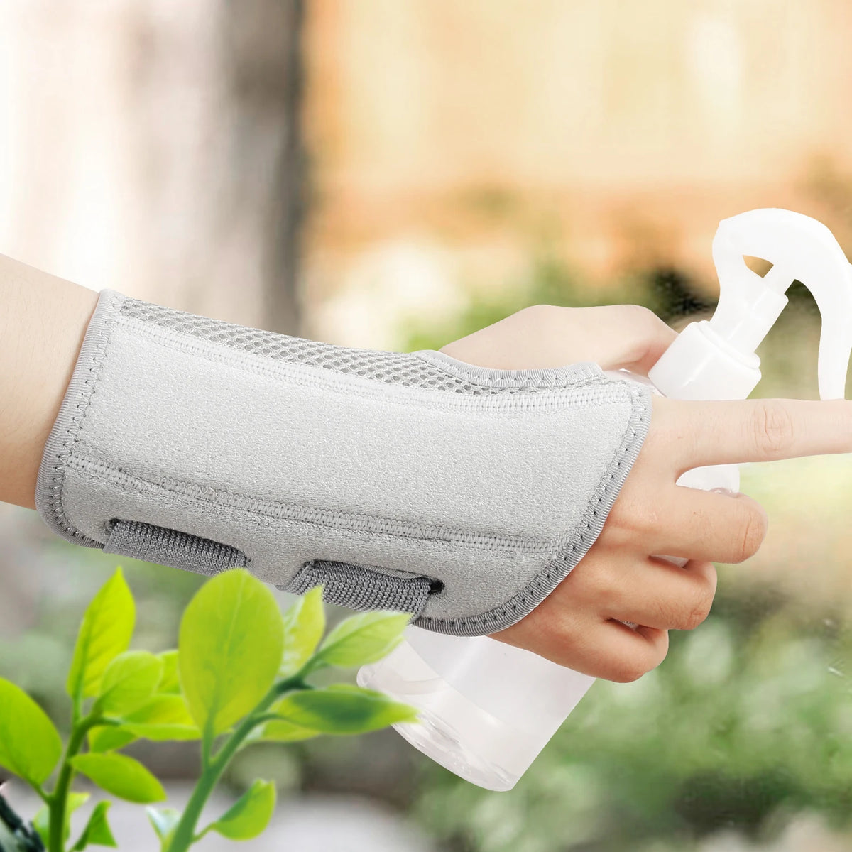 Wrist Stabilising Brace – Adjustable Support with Built-In Splint