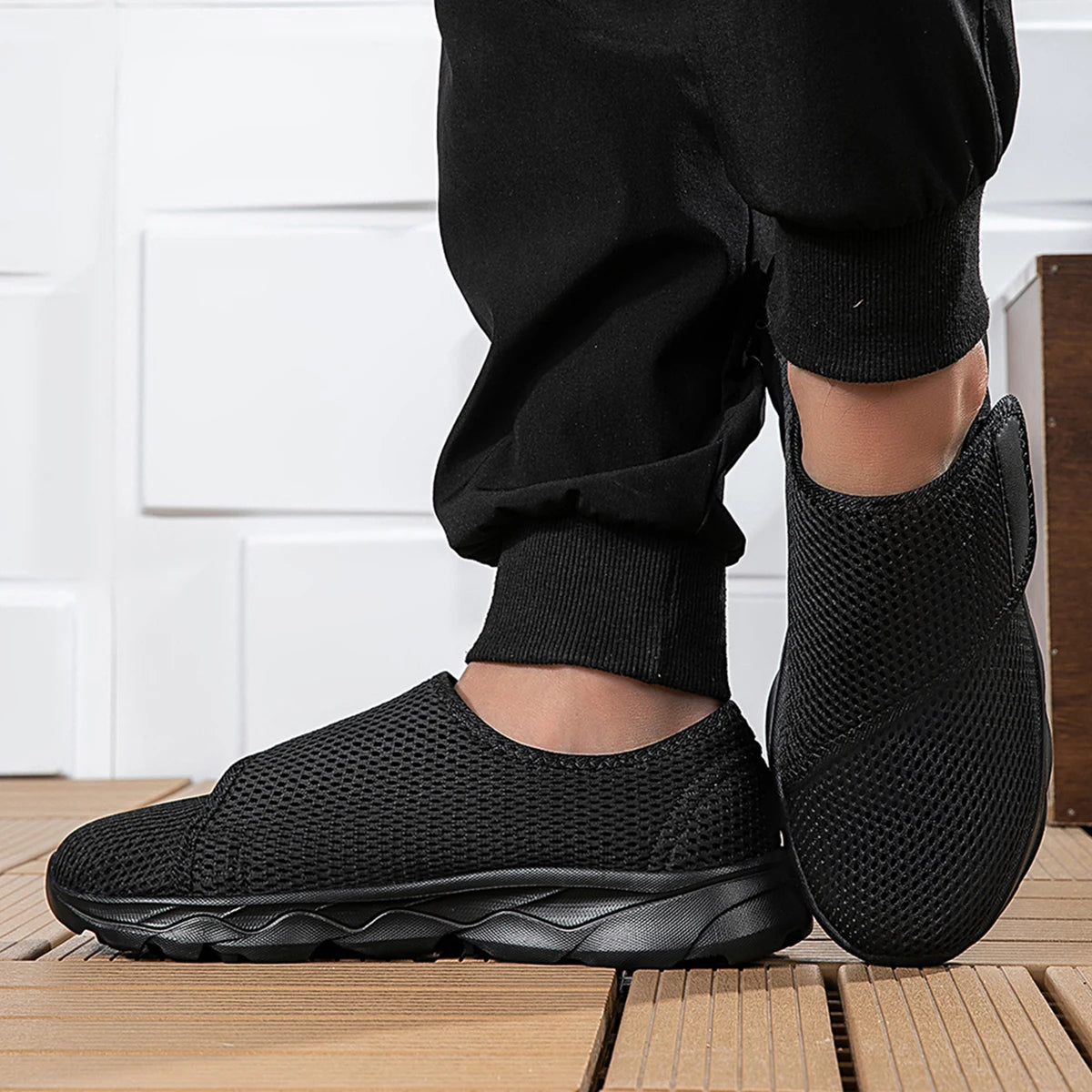 Orthopedic Wide Fit Walking Shoes – Adjustable Support for Everyday Comfort