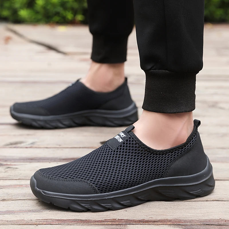 Lightweight Breathable Men’s Casual Shoes – Slip-On Outdoor Walking Sneakers (Size 39–47)