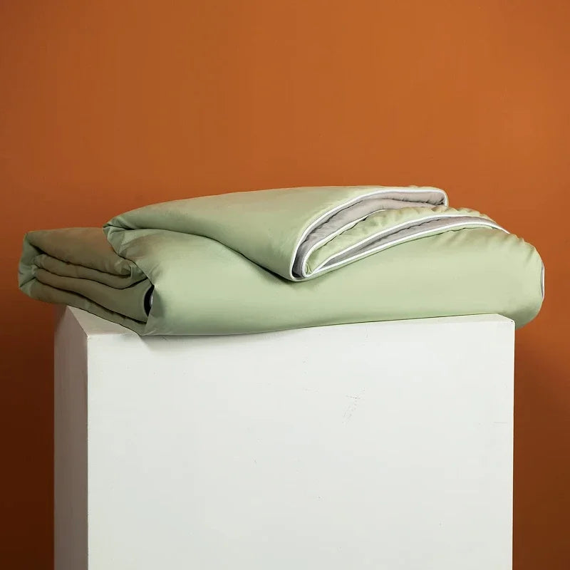 Ice Silk Cooling Comforter – Lightweight Summer Blanket (Twin/King)
