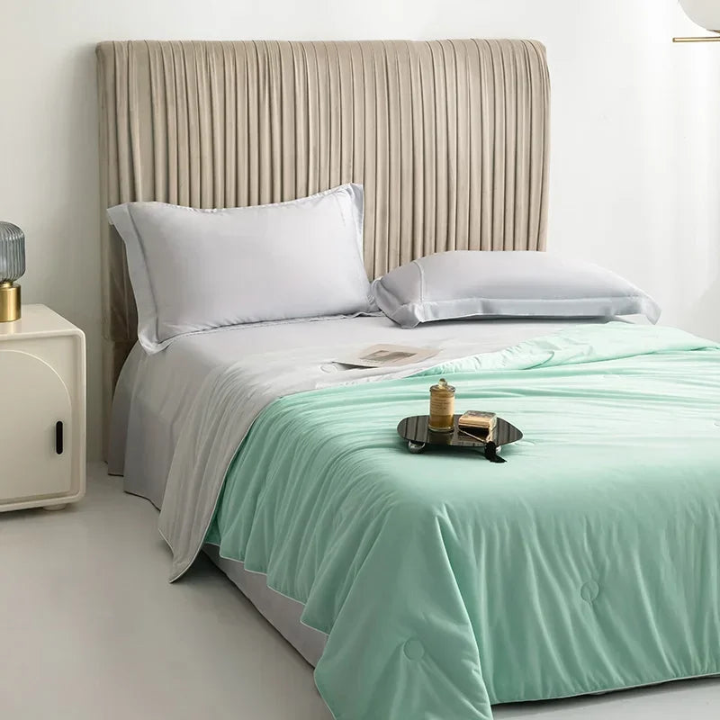 Ice Silk Cooling Comforter – Lightweight Summer Blanket (Twin/King)