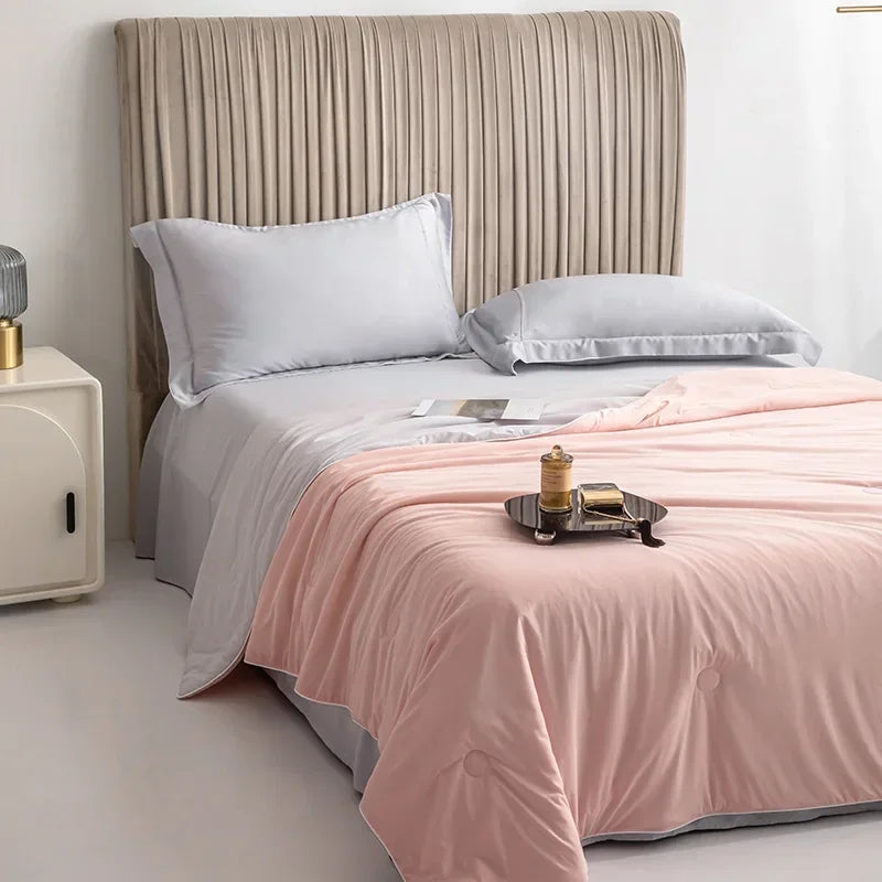 Ice Silk Cooling Comforter – Lightweight Summer Blanket (Twin/King)