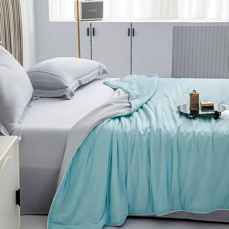 Ice Silk Cooling Comforter – Lightweight Summer Blanket (Twin/King)