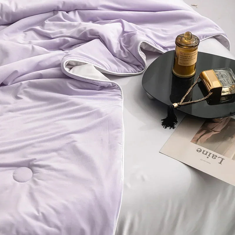 Ice Silk Cooling Comforter – Lightweight Summer Blanket (Twin/King)