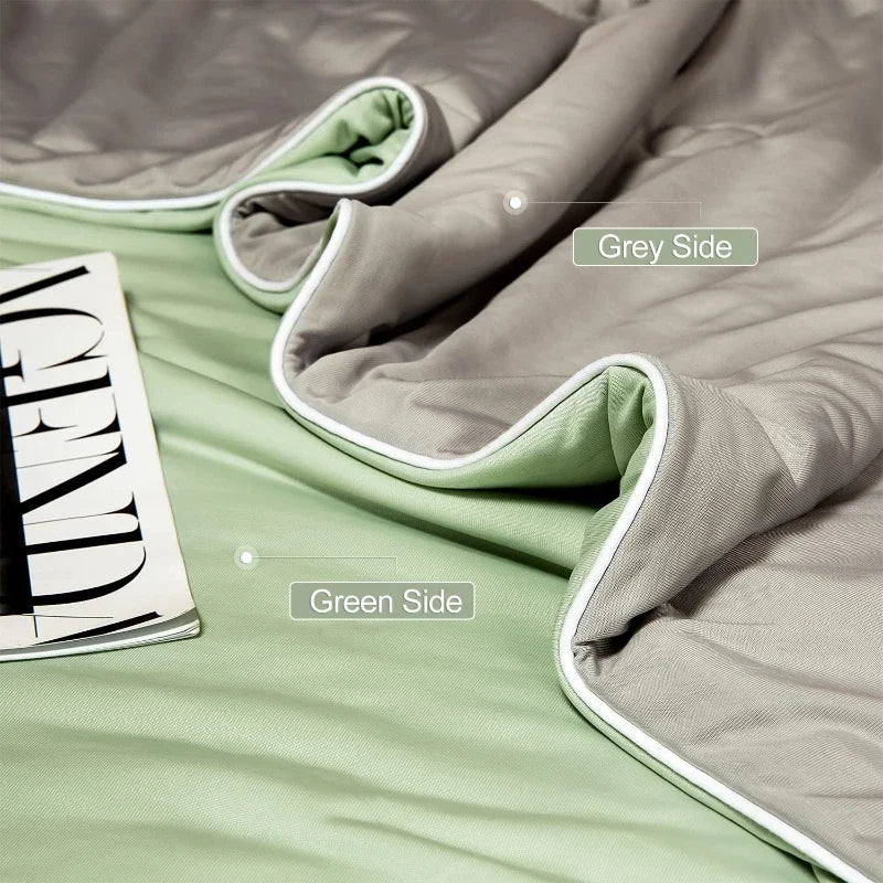 Ice Silk Cooling Comforter – Lightweight Summer Blanket (Twin/King)