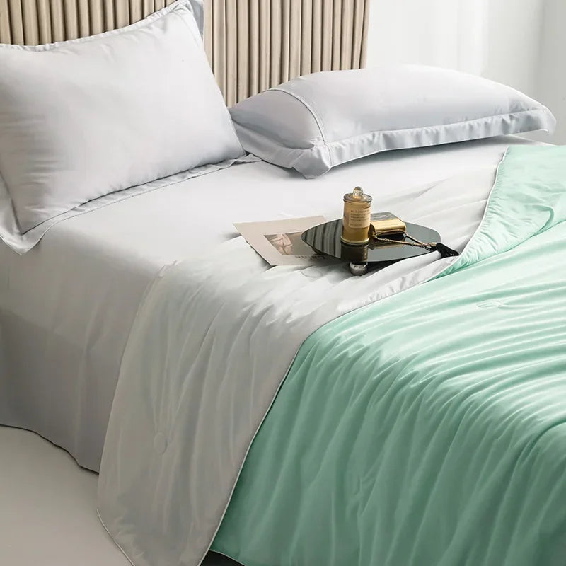 Ice Silk Cooling Comforter – Lightweight Summer Blanket (Twin/King)