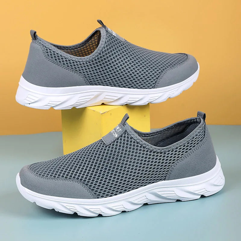 Lightweight Breathable Men’s Casual Shoes – Slip-On Outdoor Walking Sneakers (Size 39–47)