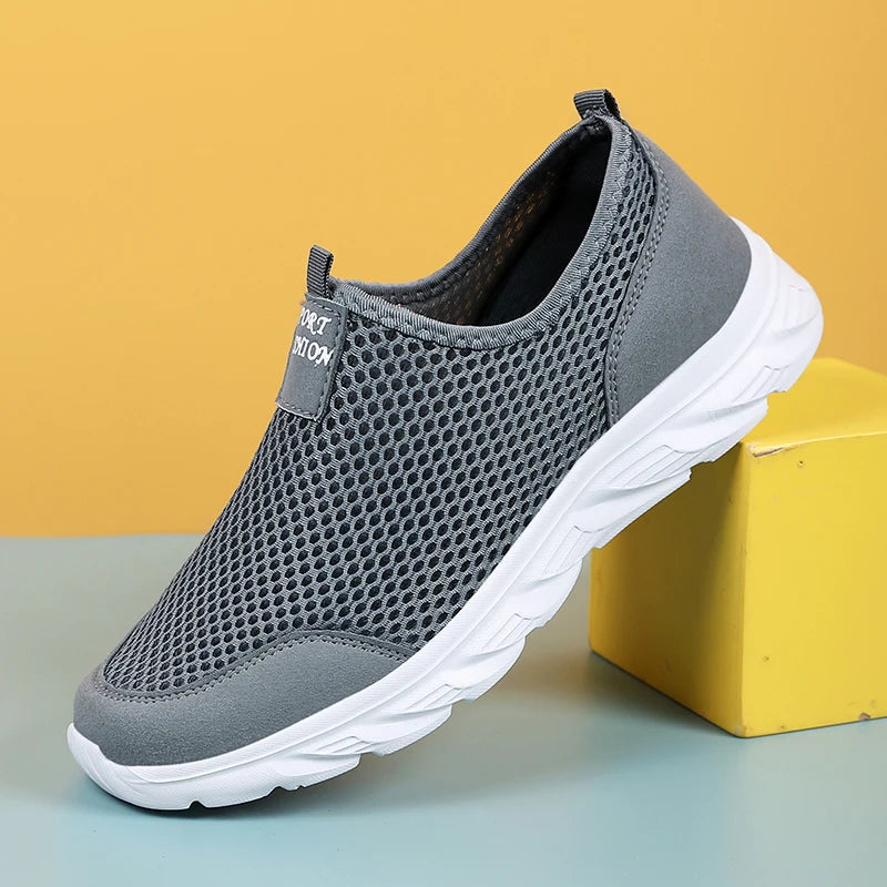 Lightweight Breathable Men’s Casual Shoes – Slip-On Outdoor Walking Sneakers (Size 39–47)