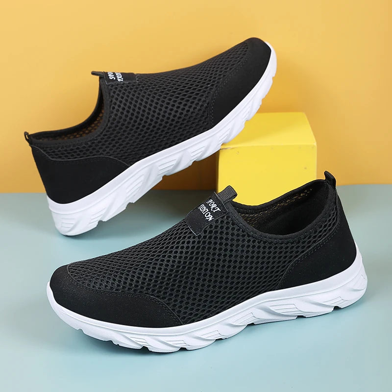 Lightweight Breathable Men’s Casual Shoes – Slip-On Outdoor Walking Sneakers (Size 39–47)