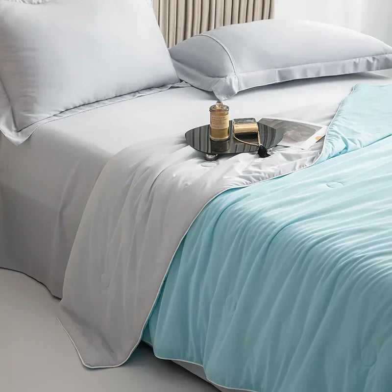 Ice Silk Cooling Comforter – Lightweight Summer Blanket (Twin/King)
