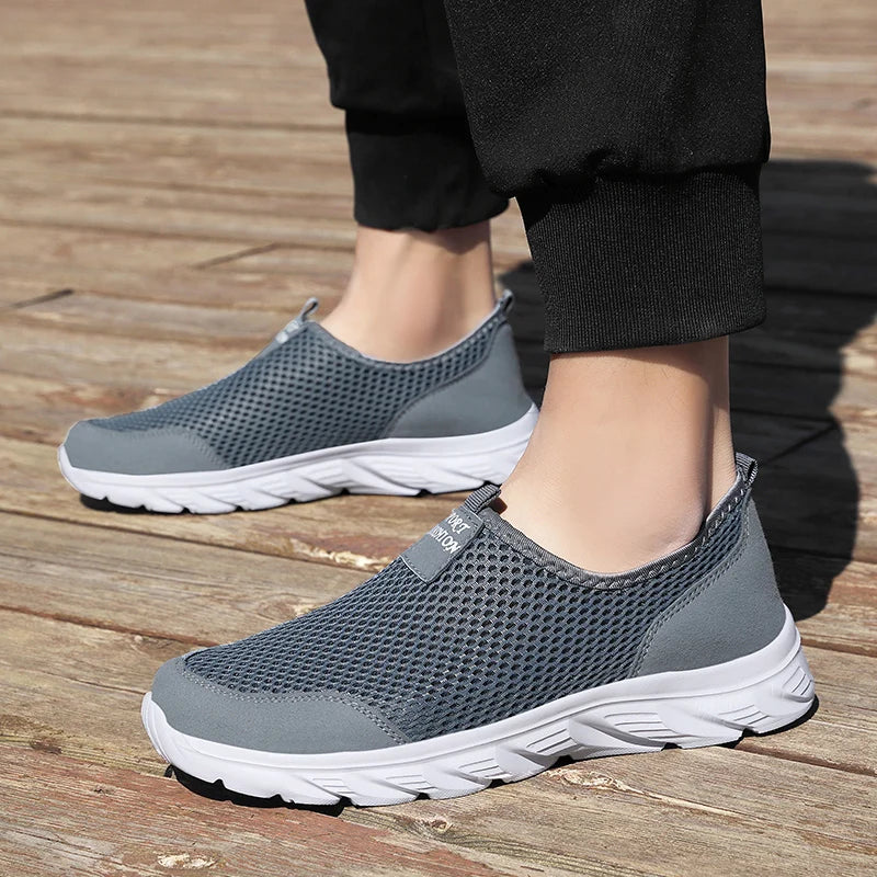Lightweight Breathable Men’s Casual Shoes – Slip-On Outdoor Walking Sneakers (Size 39–47)