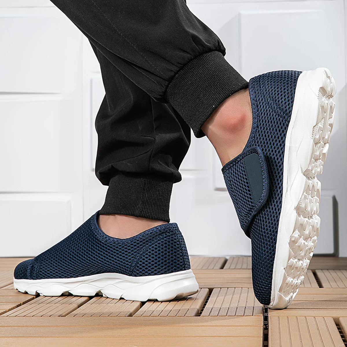 Orthopedic Wide Fit Walking Shoes – Adjustable Support for Everyday Comfort