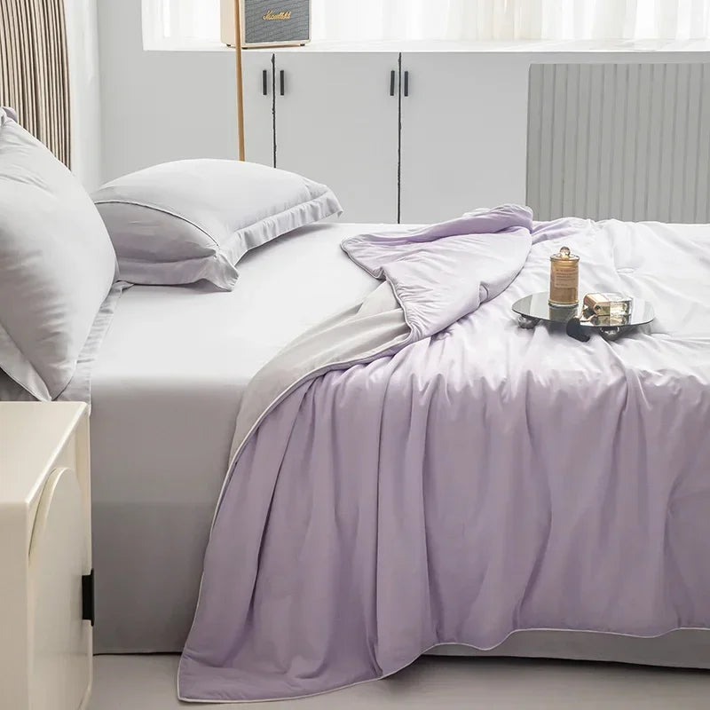 Ice Silk Cooling Comforter – Lightweight Summer Blanket (Twin/King)