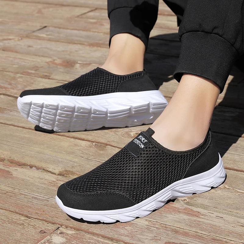 Lightweight Breathable Men’s Casual Shoes – Slip-On Outdoor Walking Sneakers (Size 39–47)